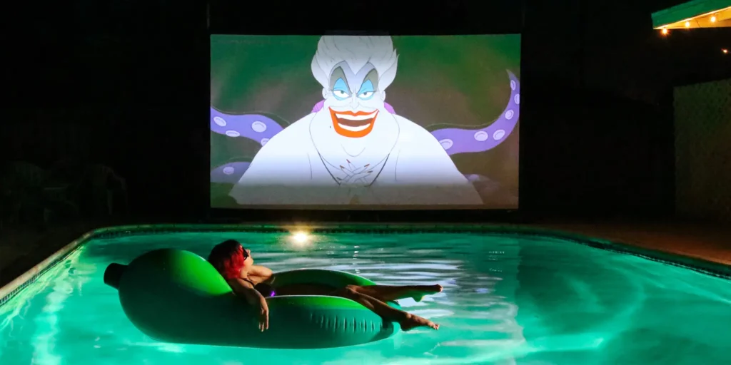 The Best Outdoor Projector Screen